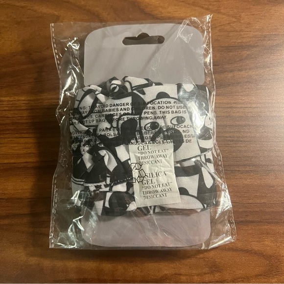 Multipurpose Wide Head Buff Wearable Art - Picture 2 of 5